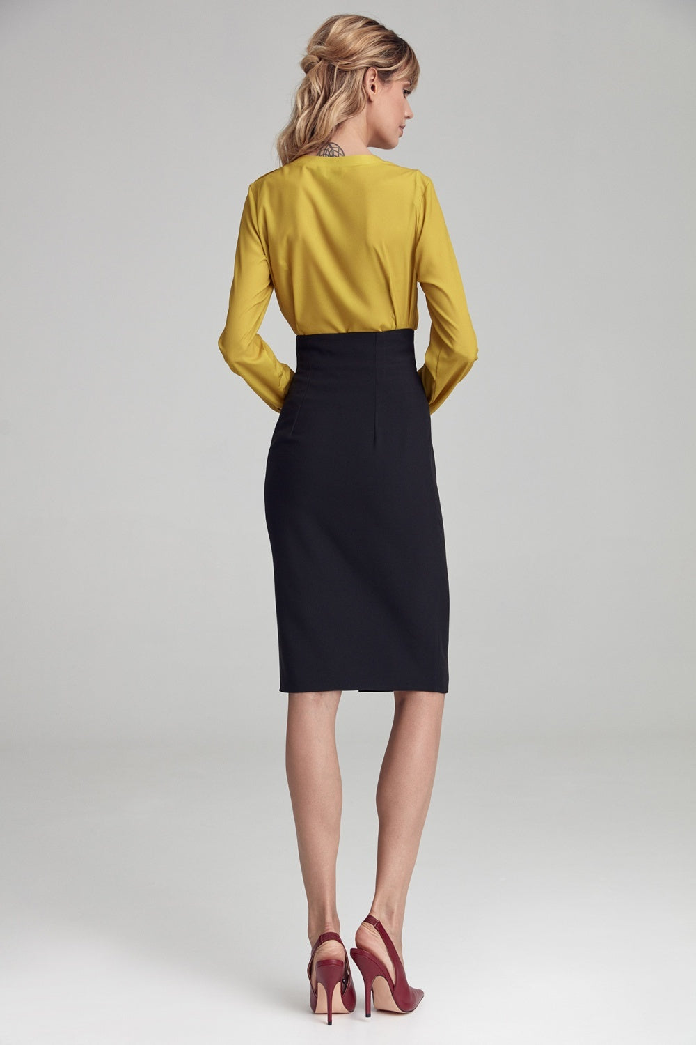 Simple Knee-length Pencil Skirt - Black